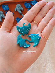 Cosmic Manta Ray Magnet